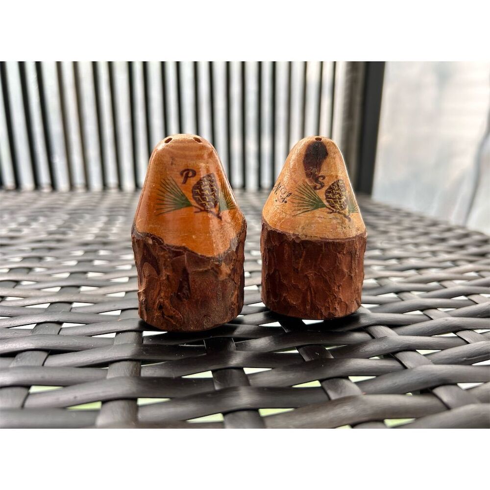 Vintage Whiteface Mountain Wood Salt & Pepper Shakers Pinecone Design